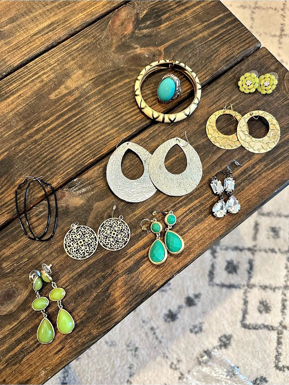 Bundle of 10 Jewelry Pieces